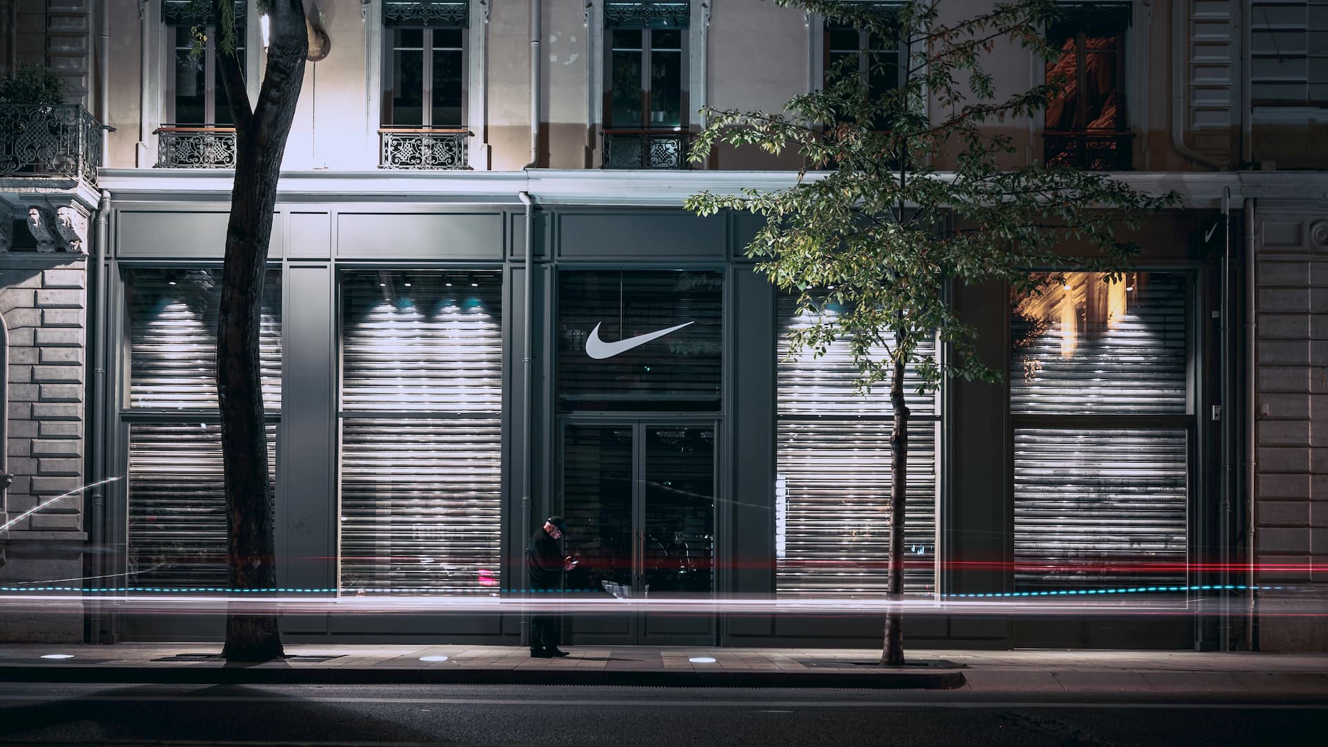 nike shop with logo